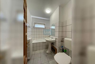 Apartament cu 3 camere semidecomandat în Micro III - 6