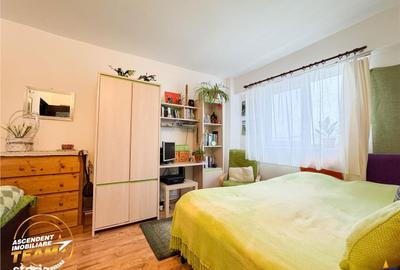 Apartament cu 3 camere semidecomandat, mobilat în Lenin