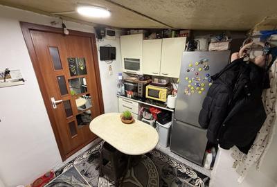 Casa cu 2 corpuri, acces auto, curte – Republica / Industriilor - 1