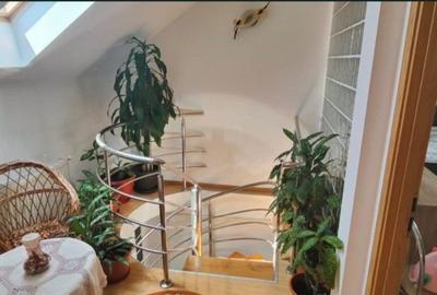 Apartament cu 3 camere decomandat în Central - 1