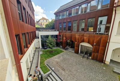 Spatiu Comercial/Birouri, Ultracentral,2 bai,bucatarie,180mp - 1