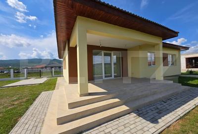 Casa individuala cu 4 camere, 500 mp teren, zona Micesti - 2