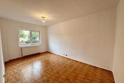 Spatiu comercial de inchiriat cu vitrina si - 6