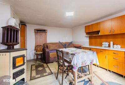 Casă cu 3 camere cu Canalizare în Central - 9