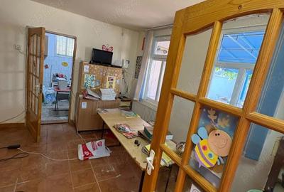 Casă cu Teren 265 Mp în Central - 1