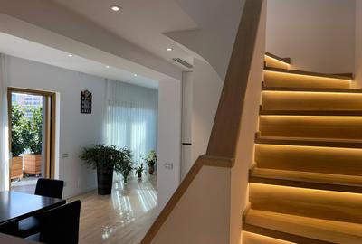 Penthouse 4 camere UNICAT, la cheie