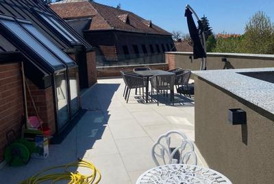 Penthouse cu 3 camere decomandat în Cornișa - 2