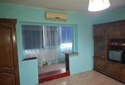 Garsonieră decomandată în Confecții