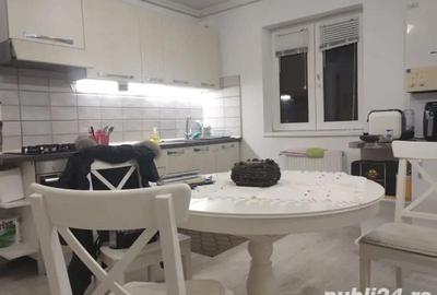 Apartament cu 4 camere semidecomandat în Gojdu