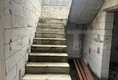 Casă cu Teren 2400 Mp în Central - 7