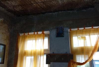 Casă cu 2 camere în Central