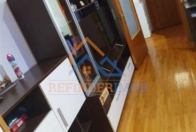 Apartament cu 3 camere de vanzare, zona Trapezului - 2
