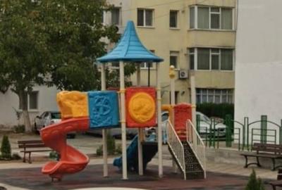 Apartament cu 3 camere semidecomandat în Fetești-Gară - 1