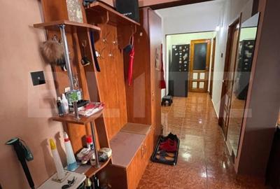 Apartament cu 3 camere decomandat, mobilat în Triaj