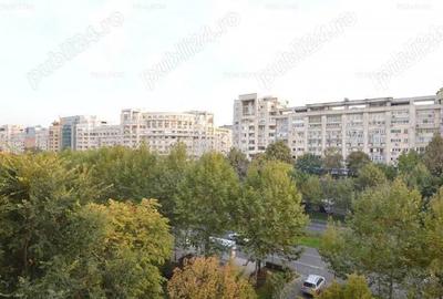 Bd. Unirii ultracentral, apartament 3 camere decomandate, vedere integrala fata, direct proprietar