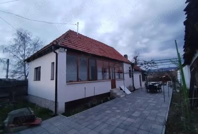 Se vinde casa renovata Tarlungeni, teren 550 m - 7