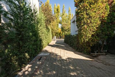 Timisoara - Girocului Vila 12 Camere 4 Bai | 497mp Utili 1373mp Teren - 40