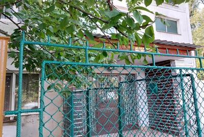 Proprietar  ofer garsoniera mica,  180 euro - 4