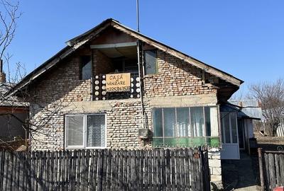 Casă cu 3 camere cu Teren 900 Mp în Brătășanca - 1