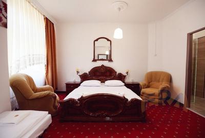 Casa cu 3 apartamente, P-ta Unirii , Str. Primariei - 2