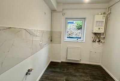 Garsonieră decomandată în Baza 3 - 5