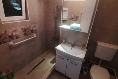 Apartament cu 2 camere, etaj 5/10, zona Podu Ros - 2