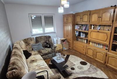 Apartament cu 2 camere decomandat, mobilat în 9 Mai - 13
