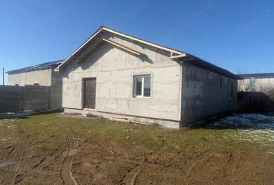 Casă cu 2 camere cu Teren 560 Mp în Coșoveni - 5