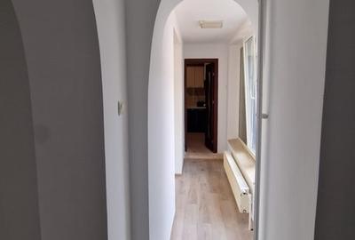Casă cu 3 camere cu Teren 50 Mp în Central - 2