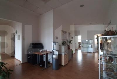 450 MP- Etaj cladire de birouri cu parcari incluse. - 2