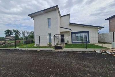 Casă cu 4 camere cu Teren 500 Mp în Domnești - 4