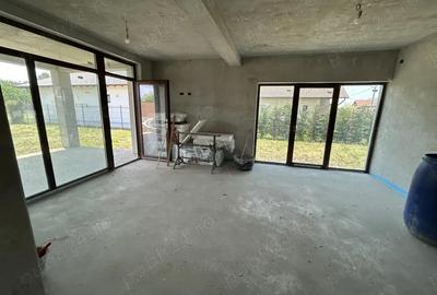 Vand vila noua Livada-Sanleani,st.840 mp,sc.130 mp,situat pe 2 strazi - 2