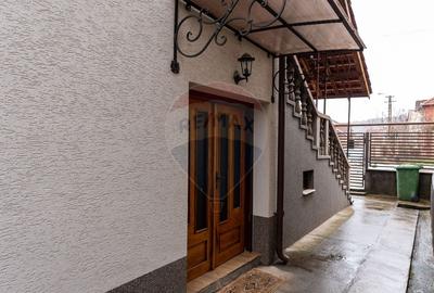 Casă cu 5 camere cu Teren 496 Mp în Periferie - 22