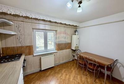 Apartament cu 3 camere decomandat în Central - 2