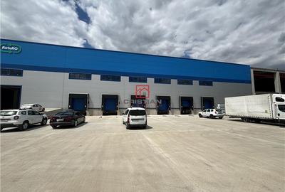 Spațiu comercial, de 5,000 mp, în Central - 4