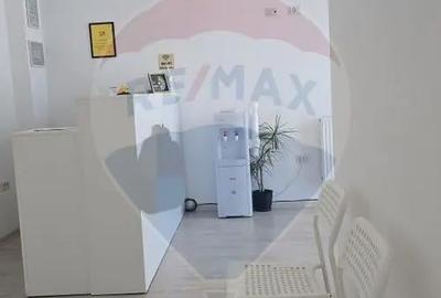 Spațiu comercial, de 105 mp, în Central - 3