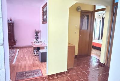 Apartament cu 4 camere decomandat în Central - 2