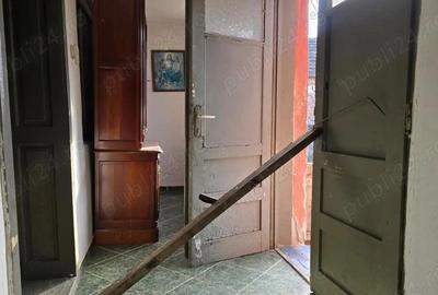 Casă cu 2 camere cu Teren 1585 Mp în Brănișca - 1