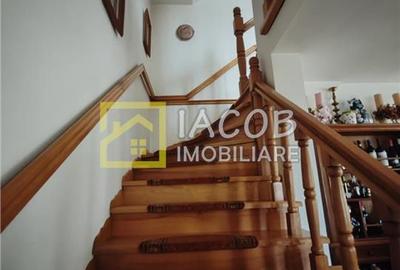 Casă individuală cu 6 camere cu Canalizare în 9 Mai - 27