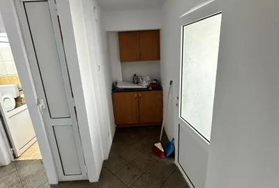 Spațiu comercial, de 50 mp, în Central - 9