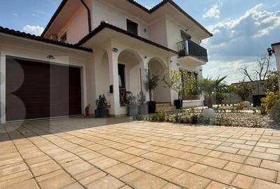 Casă cu 5 camere cu Teren 798 Mp în Central