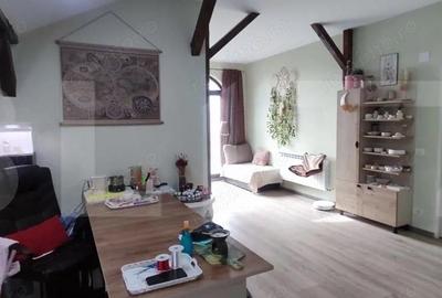 Casă cu 4 camere cu Teren 450 Mp în 1 Decembrie - 12