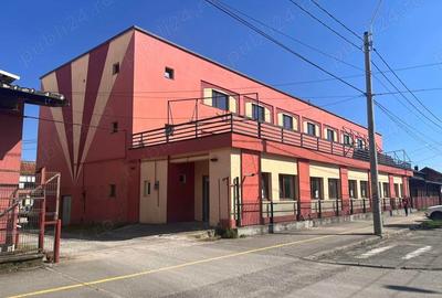 Spațiu comercial, de 600 mp, în Central - 7