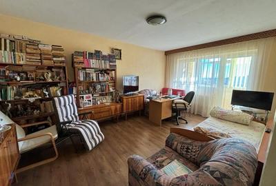 Apartament cu 2 camere decomandat, mobilat în B-dul București