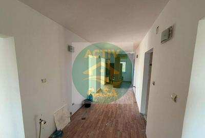 Casă cu 4 camere cu Teren 900 Mp în Săbăoani