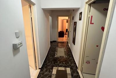 Apartament cu 3 camere decomandat în Palazu Mare - 2