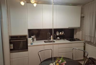 Vanzare apartament 2 camere | Iulia Hasdeu | et 3 | renovat | 55 mp utili | Bloc - 14