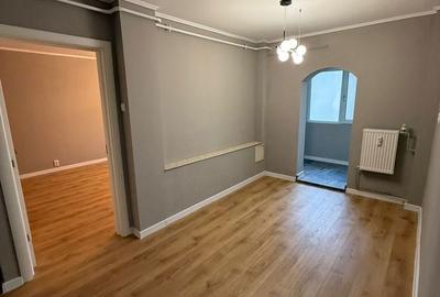 Apartament cu 2 camere decomandat în Calea București - 1