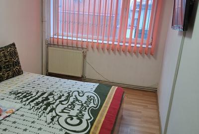 Apartament cu 3 camere decomandat în Giurgiului - 3