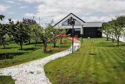 Casă cu 11 camere cu Teren 1227 Mp în Breaza de Sus